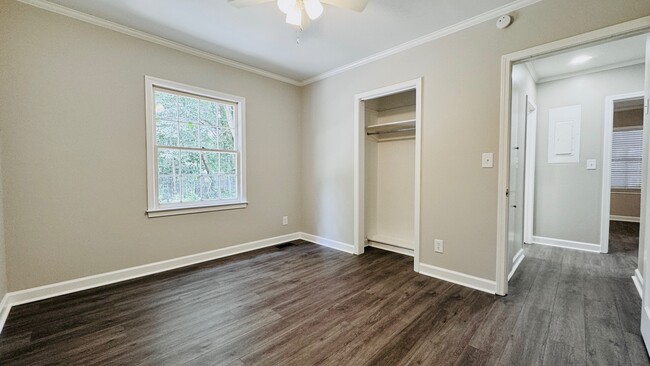 Building Photo - 815 W Palmetto St