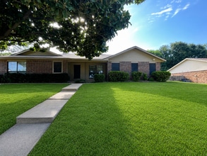 Building Photo - Fully remodeled 3 bedroom duplex for rent in Euless!