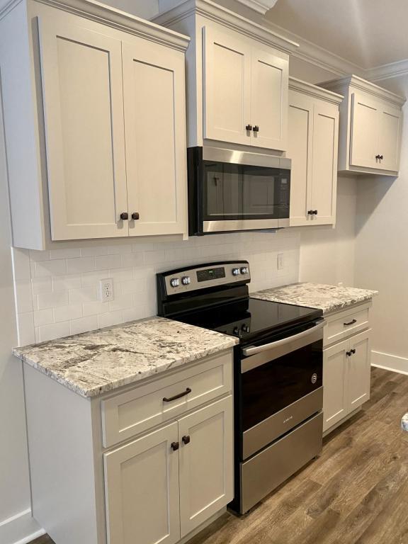Building Photo - 20 Settlers Cove Dr