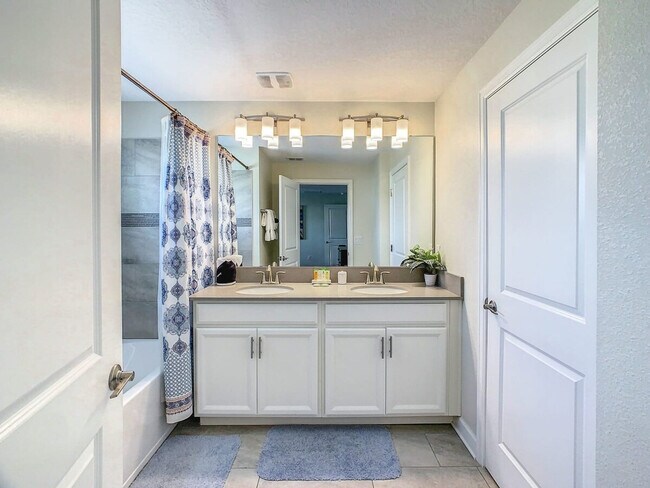 Building Photo - 452 Ocean Course Ave