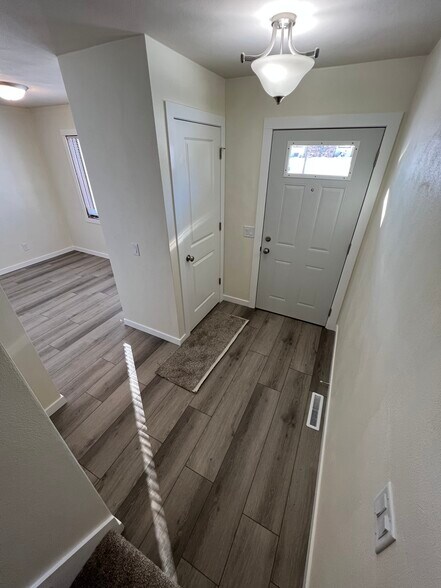 Building Photo - 2871 Cimarron Trl