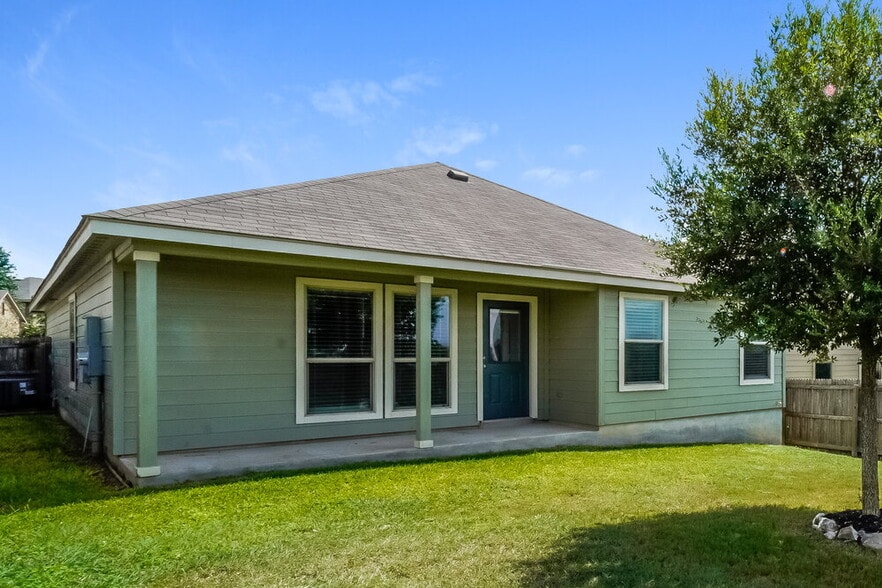 Building Photo - 5827 Southern Knoll