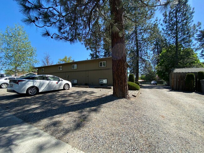 Building Photo - Spacious & Bright 2-Bedroom, 1-Bath upper-level fourplex- located in Spokane Valley!