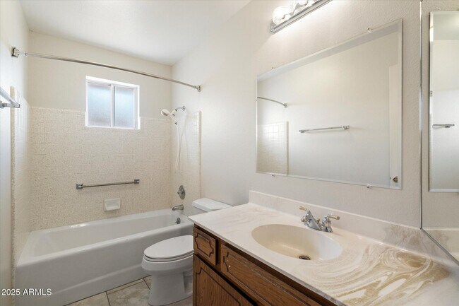 Building Photo - 4530 E Emelita Ave