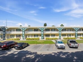 Building Photo - 2400 Franciscan Dr