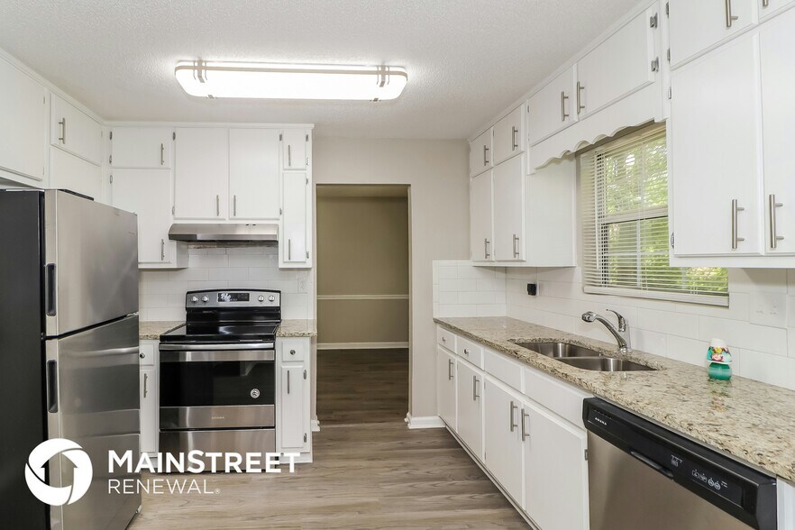 Building Photo - 770 Stonebridge Crescent