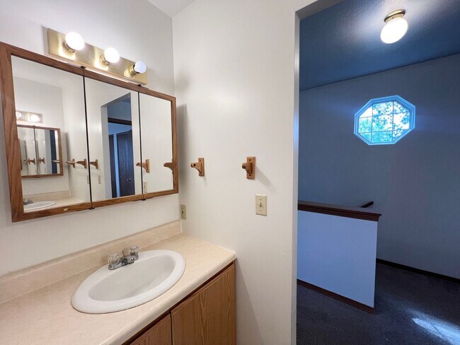Building Photo - Wood Court Apartments