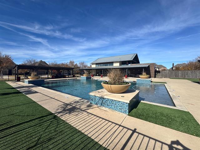 Building Photo - 2020 Overton Park Dr