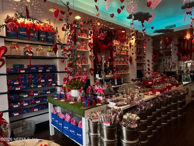 Building Photo - 2009 Seminole Rd