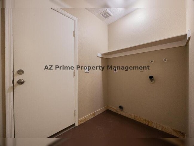 Building Photo - 6523 W Brown St