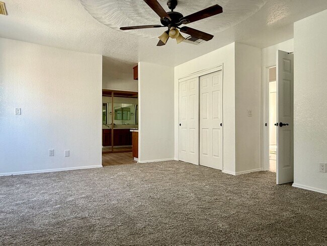 Building Photo - NORTHWEST SOLAR HOME - AVAILABLE NOW!