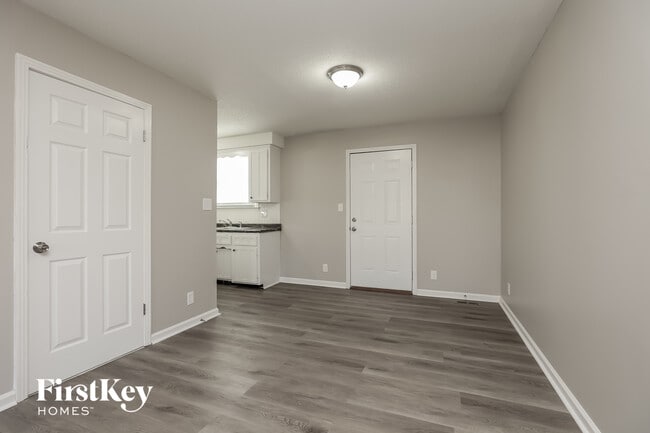 Building Photo - 1831 Palamino Dr