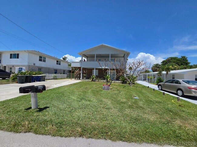 Building Photo - 337 Hernando St