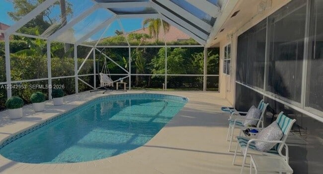 Building Photo - 165 Cypress Trce