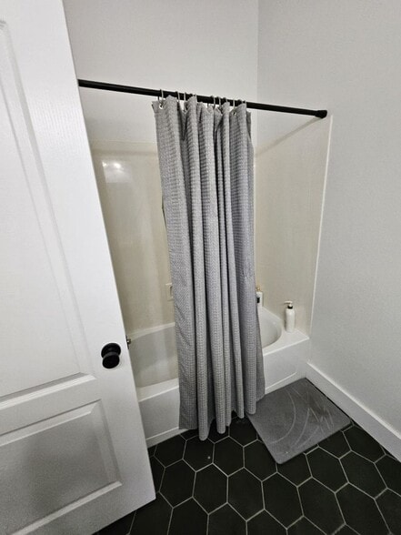 Building Photo - 1350 S Greenfield Rd