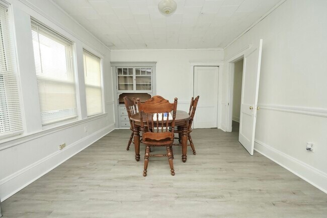 Building Photo - 63 Pinckney St