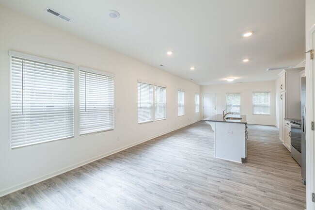 Building Photo - 436 Kinnerton Pl
