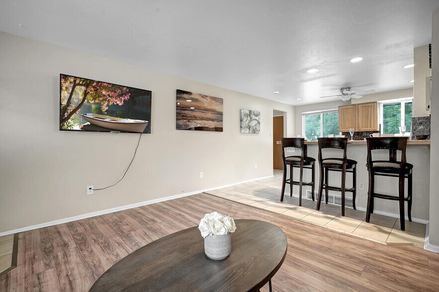 Building Photo - 4620 Holland St