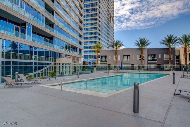Building Photo - 4565 Dean Martin Dr