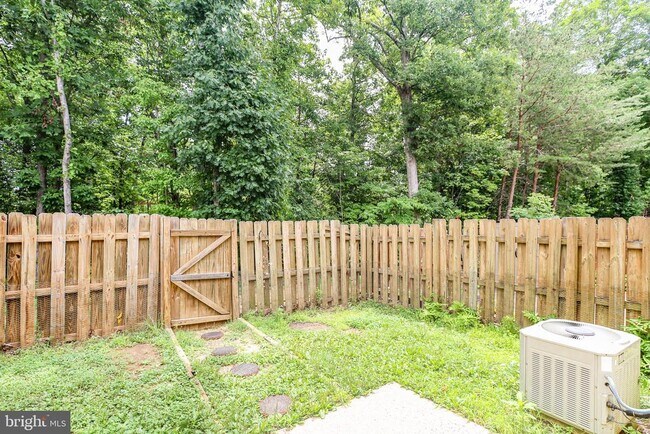 Building Photo - 502 Wind Ridge Dr