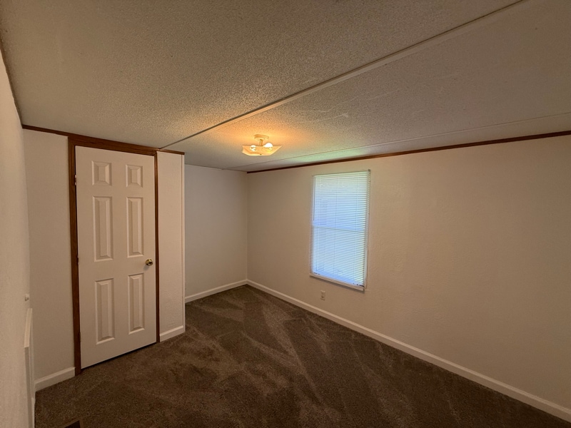 Building Photo - 109 Rainbow Ave