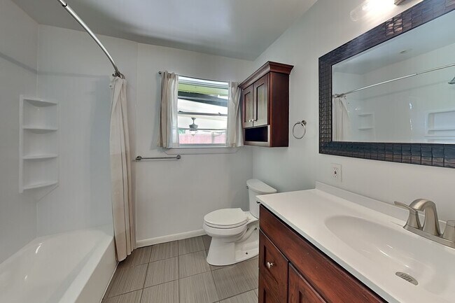 Building Photo - 11029 Watterson Dr