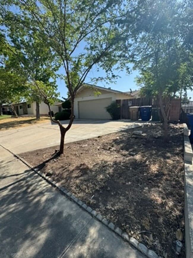 Building Photo - 3233 Colgate Ln
