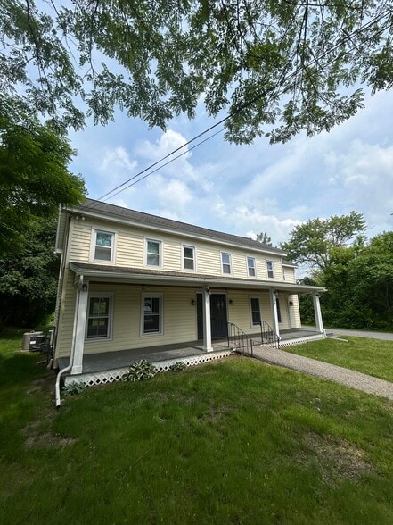 Primary Photo - 39 Main St