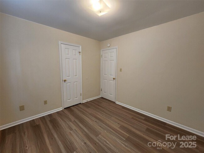 Building Photo - 1407 Browdis Ave