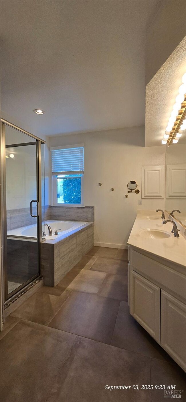 Building Photo - 3288 Ascot Ct