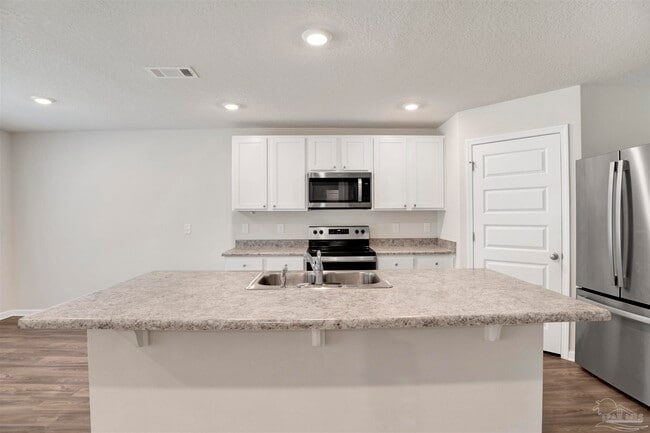 Building Photo - 5249 Peach Dr