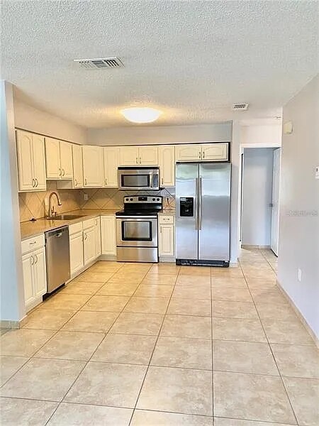 Building Photo - 2720 S Sunrise Ct