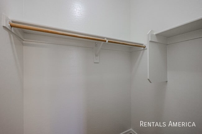 Building Photo - 3173 E Canyon Way