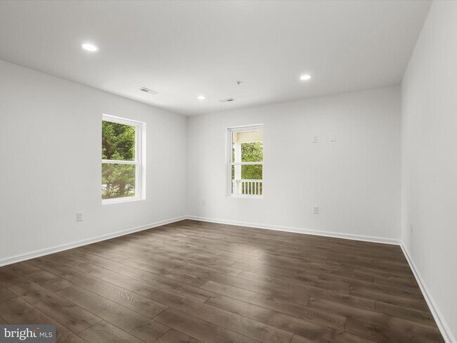 Building Photo - 700 Olney Sandy Spring Rd