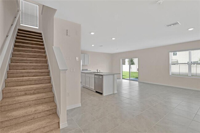 Building Photo - 32605 Canyonlands Dr