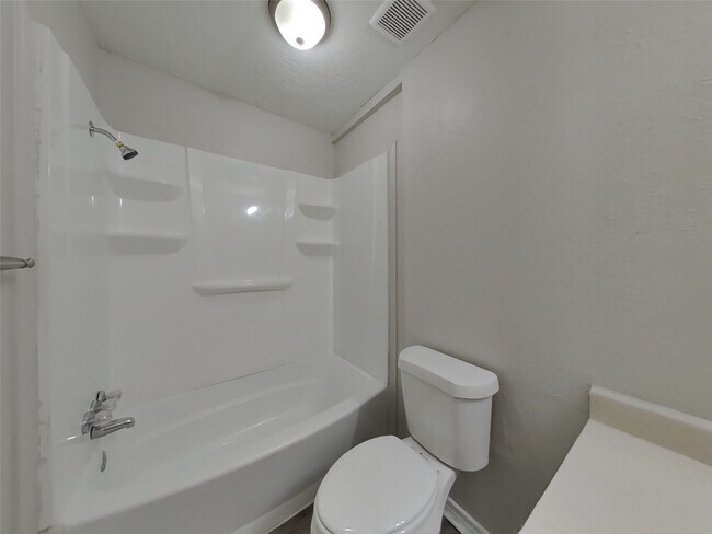 Building Photo - 5519 Bridgegate Dr