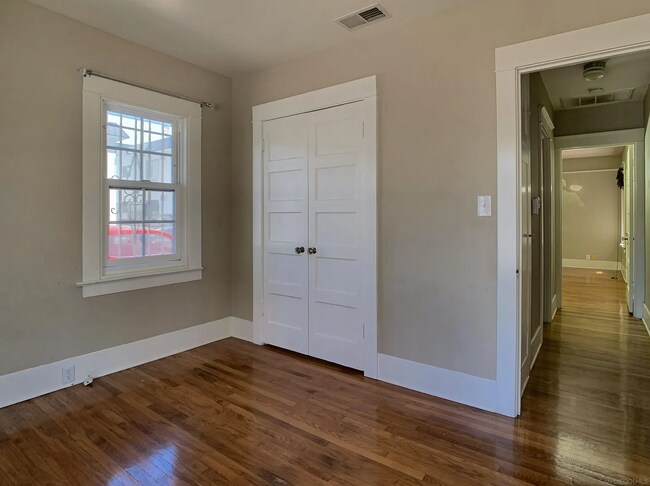 Building Photo - Charming Home with Prime Location & Ample Living Space