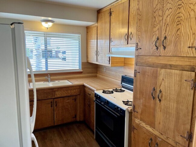 Building Photo - Renovated 3 Bedroom, 2 Bathroom Orcutt Area Home with Large Fenced Yard