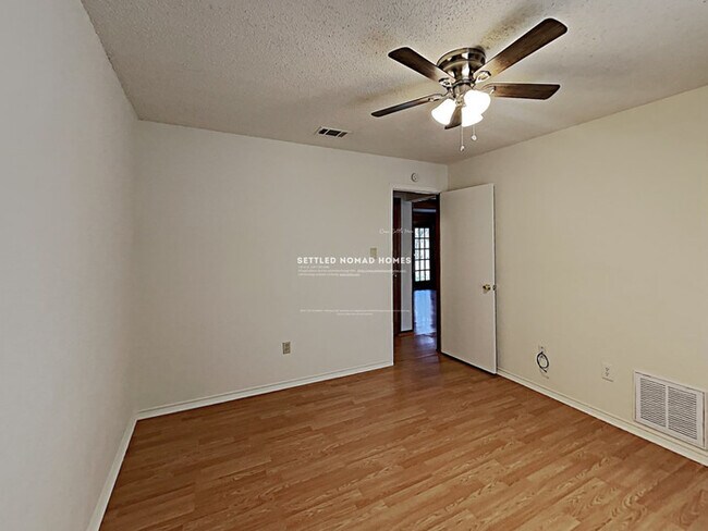 Building Photo - Lovely home in the heart of Blue Ridge