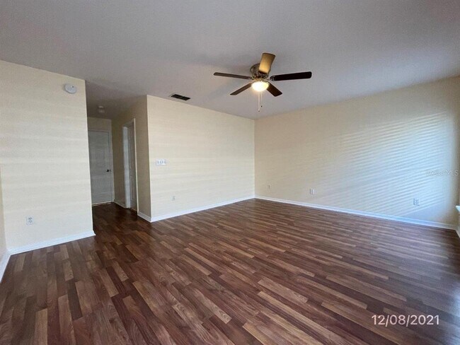 Building Photo - 551 Farmingham Ct