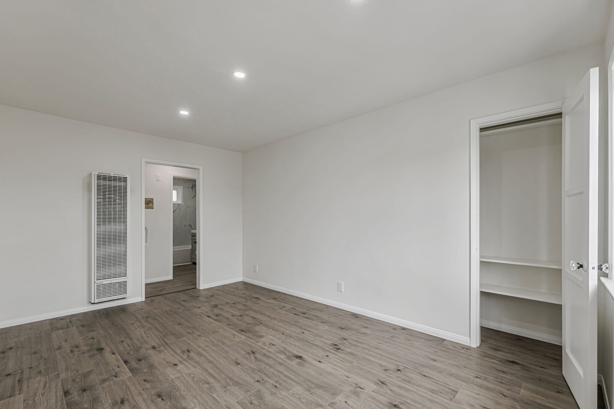 Building Photo - 3841 Arlington Ave