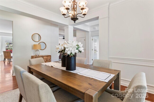 Building Photo - 2003 Red Carpet Ct