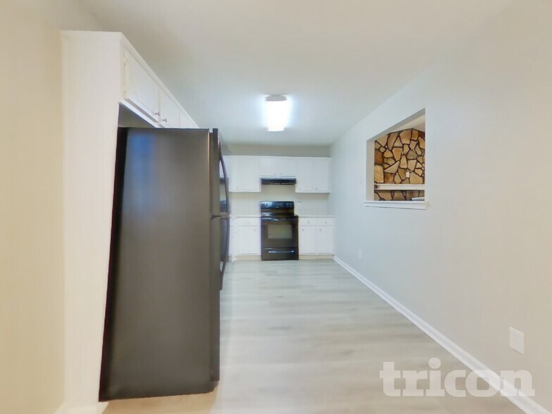 Building Photo - 17 Paces Meadows Dr