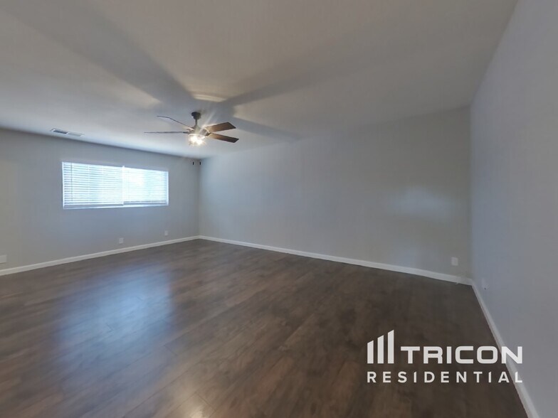 Building Photo - 916 Jacobsen St