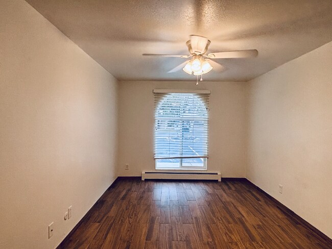 Building Photo - 375 W 550 N