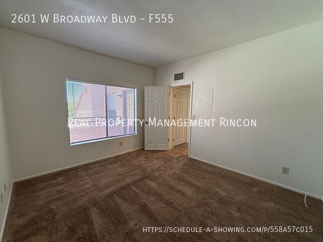 Building Photo - 2601 W Broadway Blvd