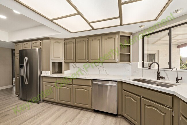 Building Photo - Beautiful Gilbert Home with Shared Pool — Perfect Location & Modern Upgrades!