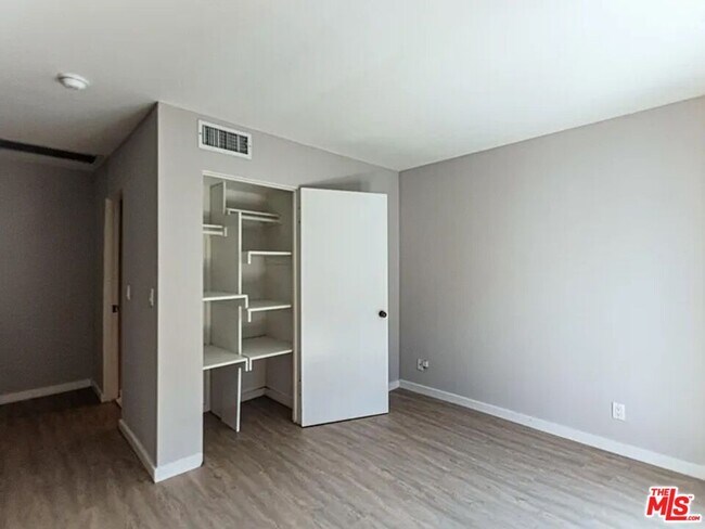 Building Photo - 1610 Camden Ave