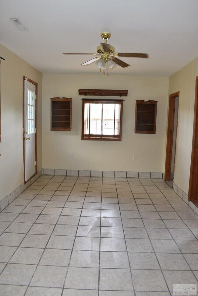 Building Photo - 5830 Lost Creek Dr