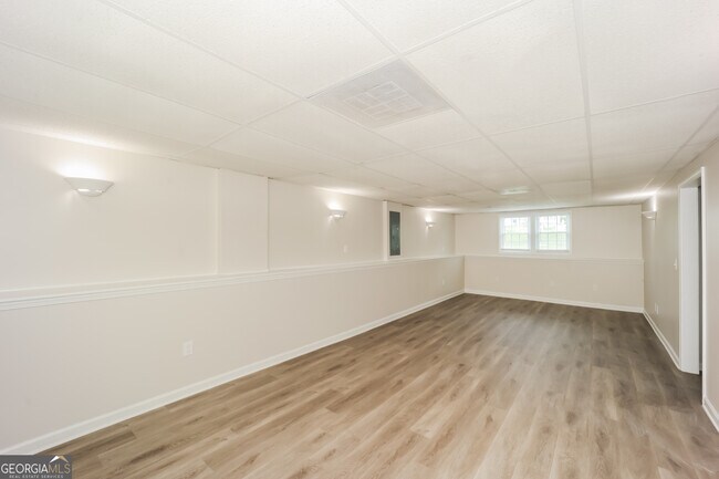 Building Photo - 209 Bethnal Way